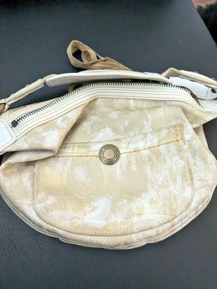 Vintage early 00s COACH hobo bag