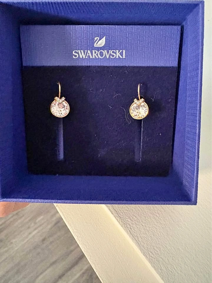 Swarovski Bella V Drop Earrings Rose Gold-Tone