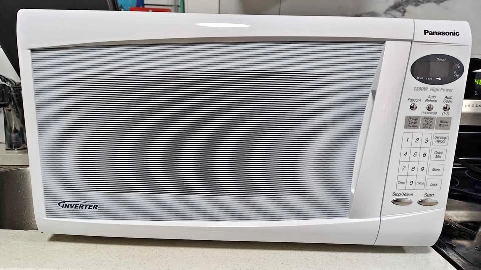 Panasonic 1.2 Cu Microwave (LARGE)