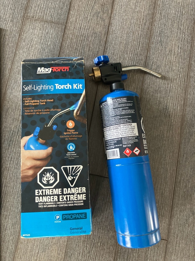 Mag-Torch Self-Lighting Torch Kit