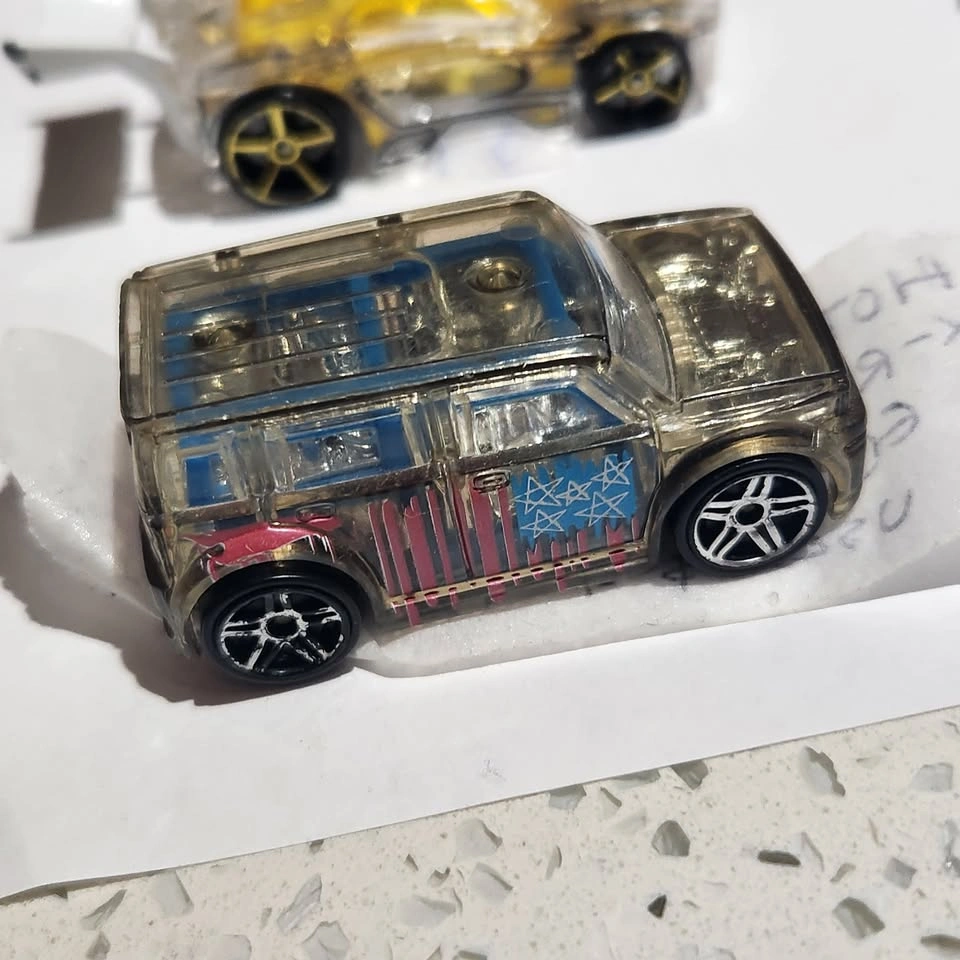 Vintage Hotwheels Diecast Cars (1994-2009) Lot 8 - photo 5
