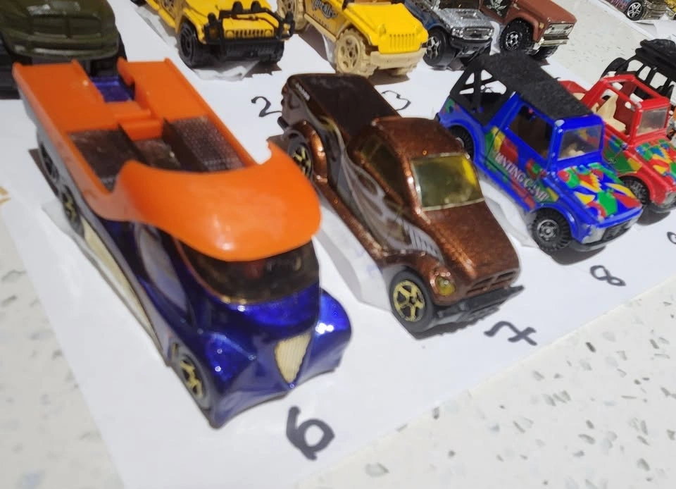 Vintage Hot Wheels, Matchbox, Pioneer Diecast Cars Lot (1994-200 - photo 4