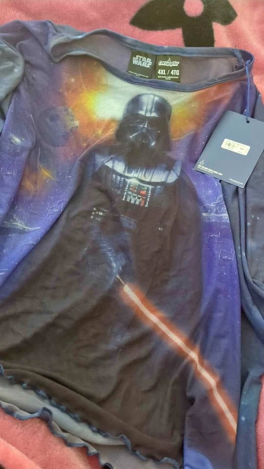Cakeworthy Star Wars Unisex Mesh Top