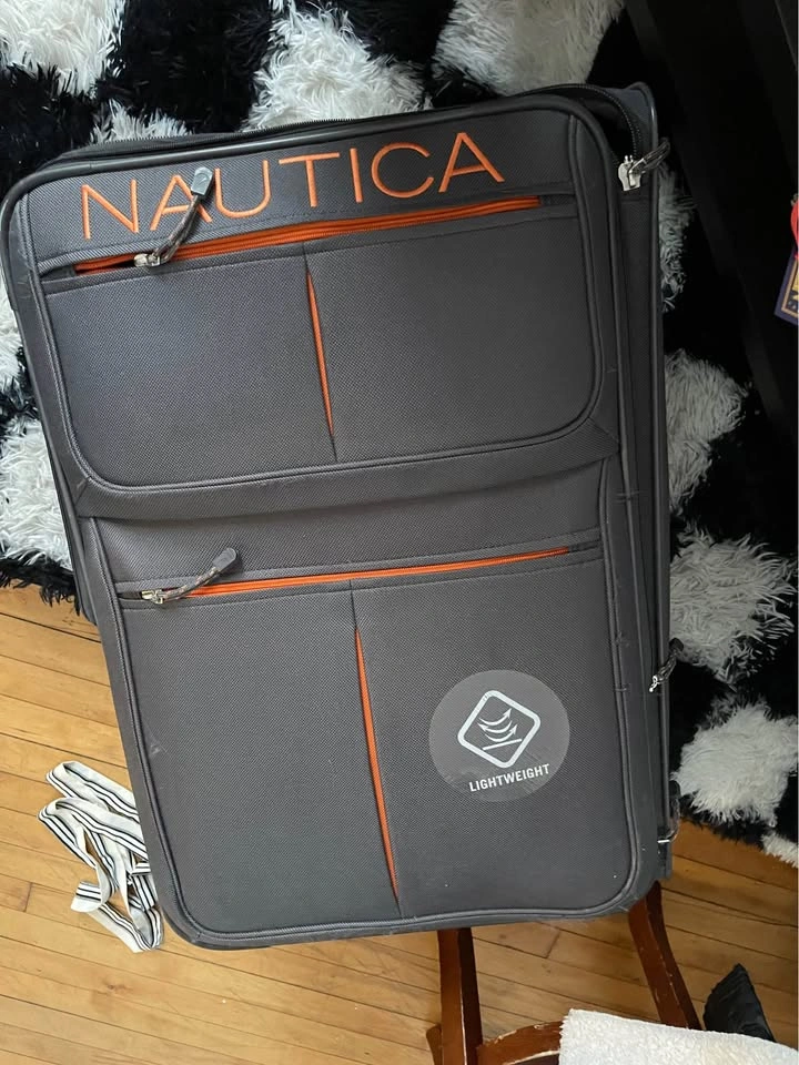 Suitcase - photo 2