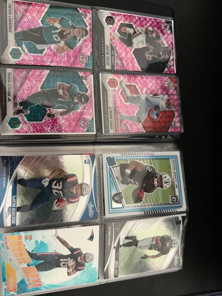 NFL Football Rookie & Parallel Card Binder - Optic Mosaic Prizm - photo 2