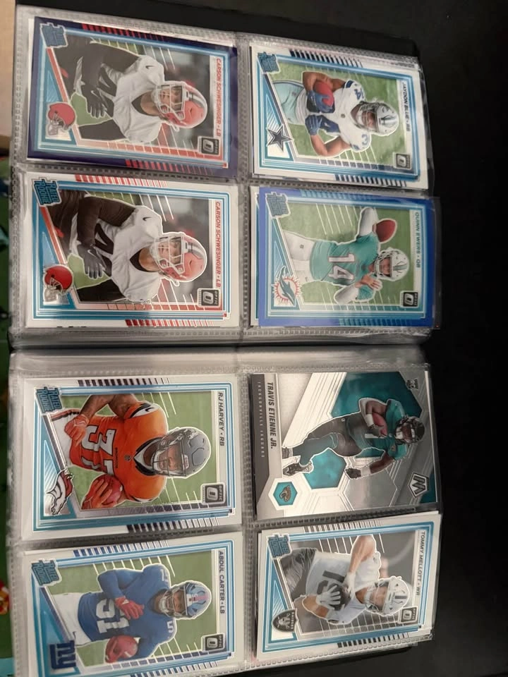 NFL Football Rookie & Parallel Card Binder - Optic Mosaic Prizm - photo 4