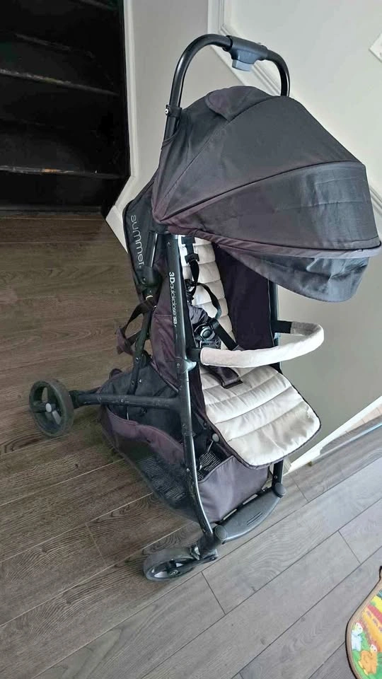 Summer 3DQuickclose Travel Stroller