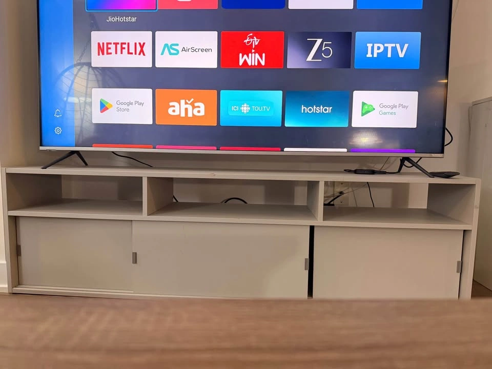 VIZIO 65” Smart TV (2024) – Excellent Condition – Must Go! - photo 2