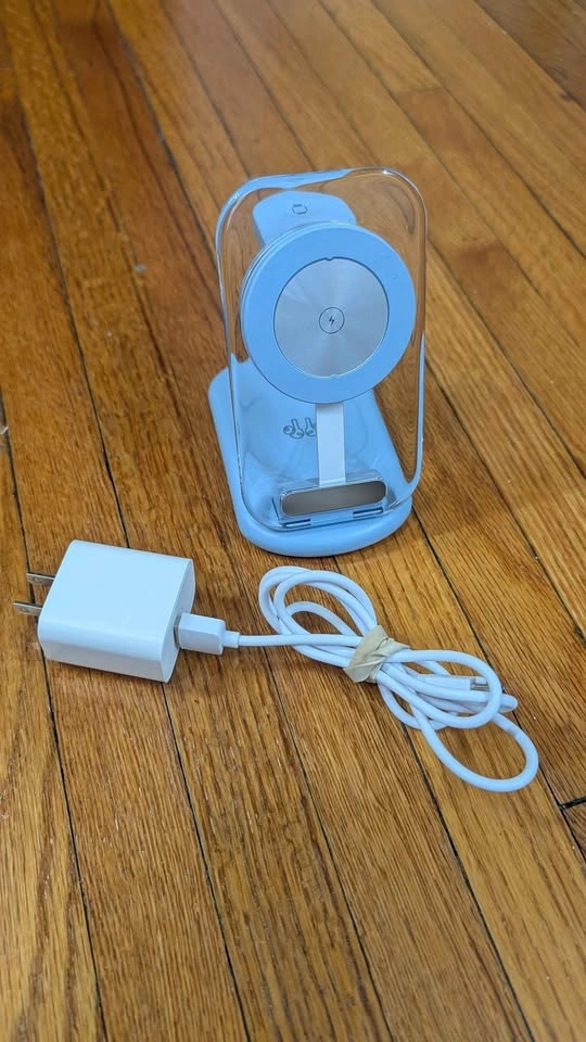 Wireless Charging Dock (3 in 1) - photo 3