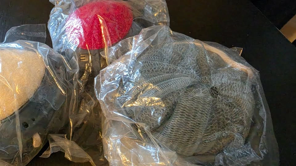 3x New Bath/Shower Scrubbers (Axe & Dove) - photo 3