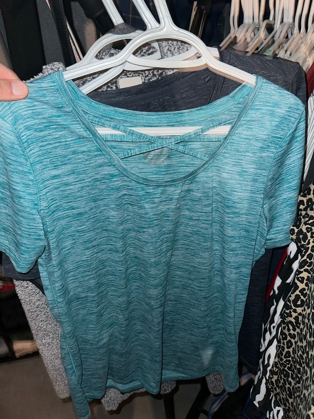 1$ Woman's Clothing& handbags/sidebags & more - photo 4