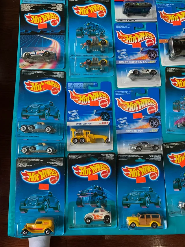 Vintage Hot Wheels Blackwall International Cards thumbnail