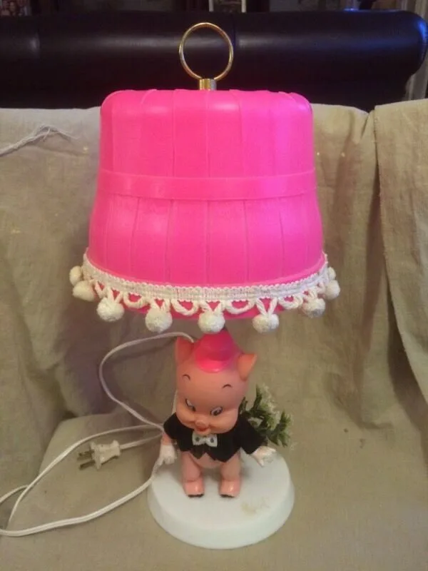 Vintage lamp with mint Dakin Porky Pig doll thumbnail