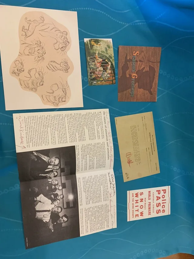 Disney D23 Gold Member Gift image indicator(4)