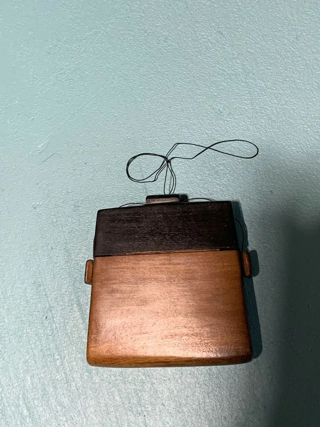 Vintage Polynesian wood purse image indicator(2)