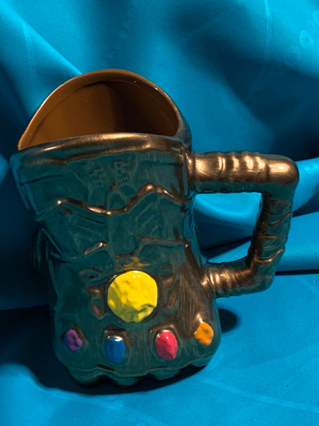 Avengers Infinity War Gauntlet Mug - photo 3