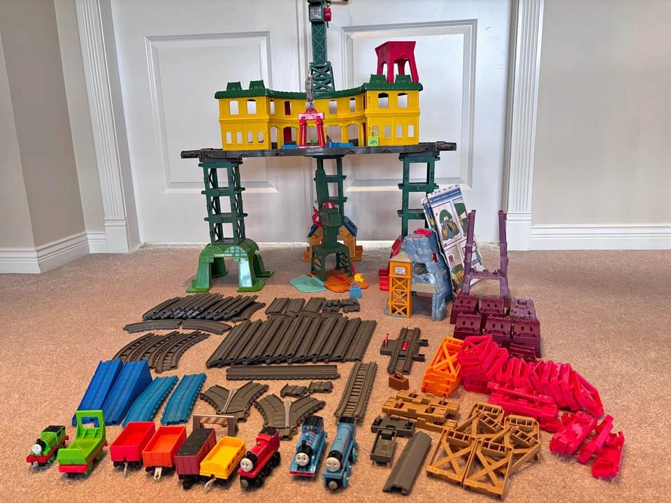 Thomas & Friends Super Station Plus More