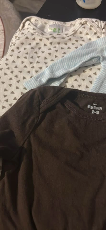 Baby onesie lot - photo 2