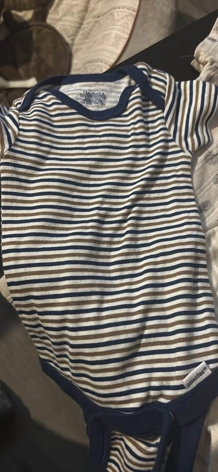 5 0-3m Gerber Baby Onesies - photo 2
