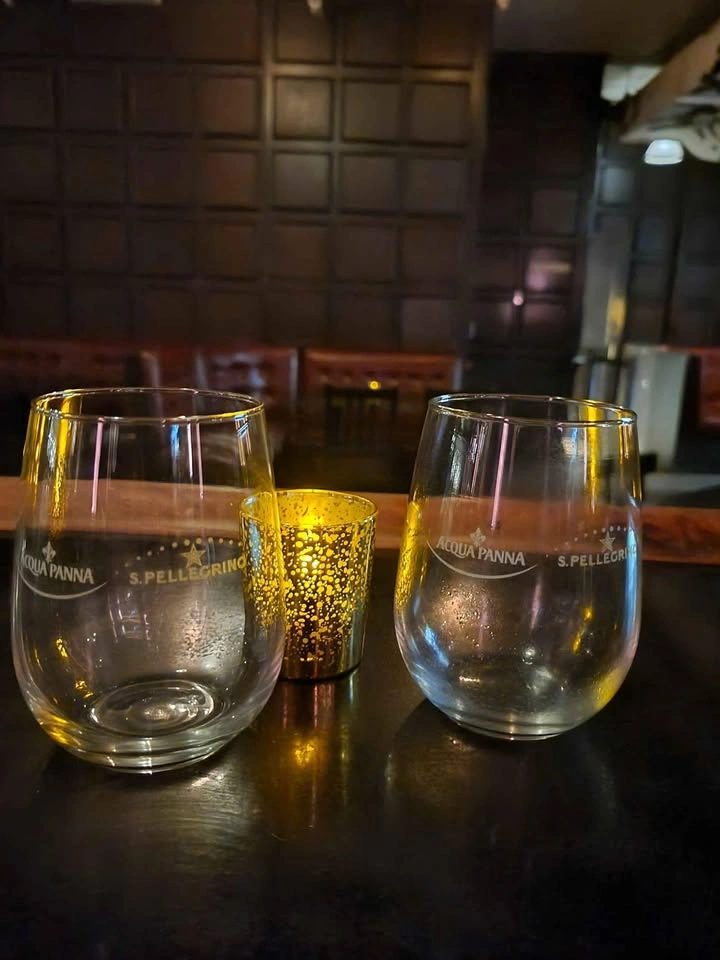 Branded Bulb Glasses - photo 2