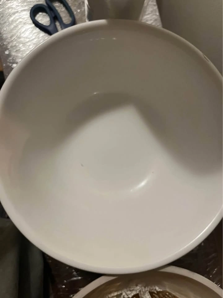 Large Serving Bowl – Like New - photo 3