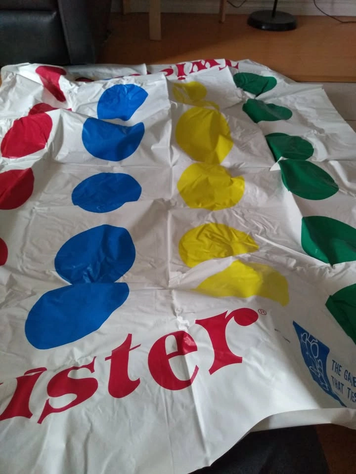 Twister game (used) - photo 3