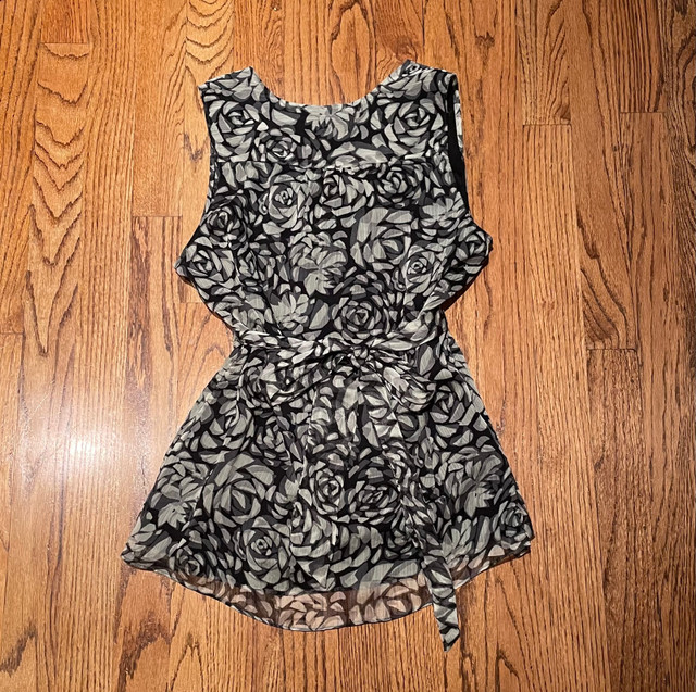 Banana Republic Top Size 4-6 - photo 2