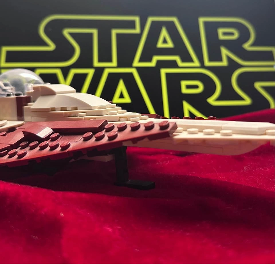 LEGO Star Wars Jedi Starfighter + Obi-Wan Minifigure - photo 2