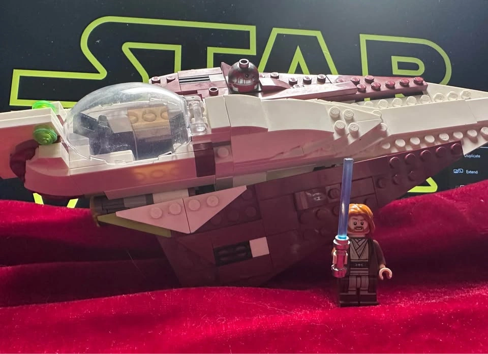 LEGO Star Wars Jedi Starfighter + Obi-Wan Minifigure - photo 4