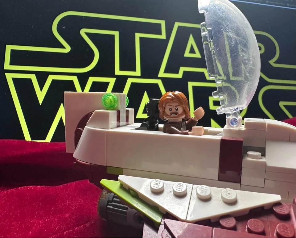 LEGO Star Wars Jedi Starfighter + Obi-Wan Minifigure - photo 5