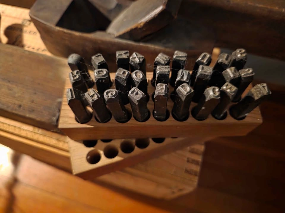 Vintage Block Planes and Metal Die Stamp Kit - photo 4