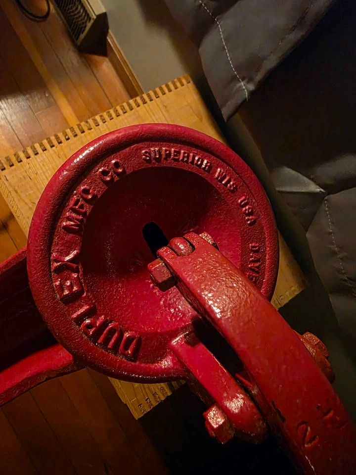 Vintage well pump - photo 3