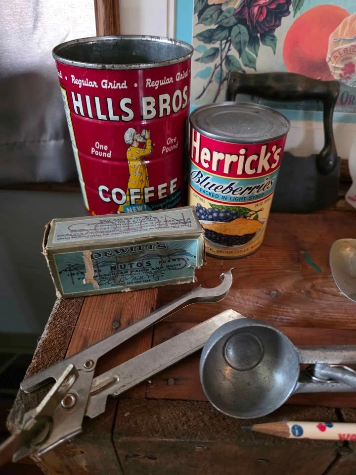 Big lot of vintage kitchen utensils and containers - photo 2