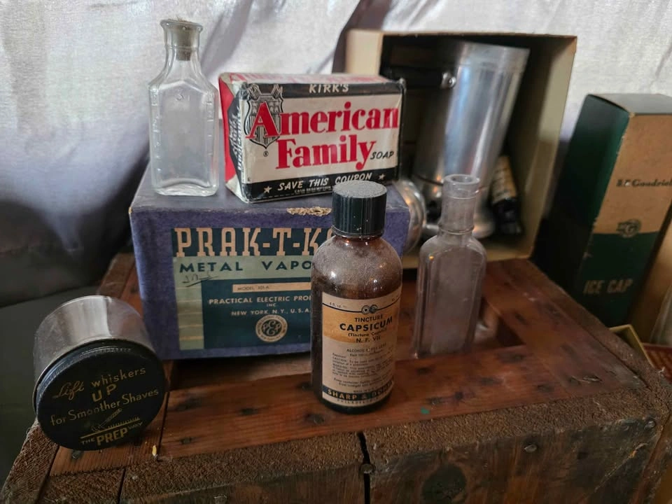 Big lot of Vintage Medicine bottles and Home Medical Accessories - photo 2