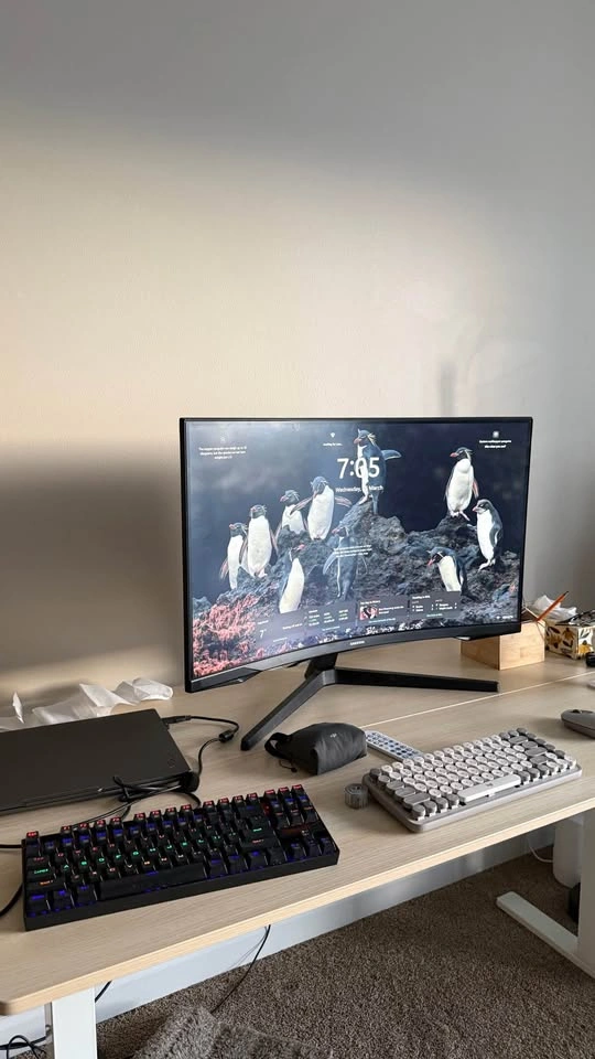 Samsung 32 inch Monitor - photo 5