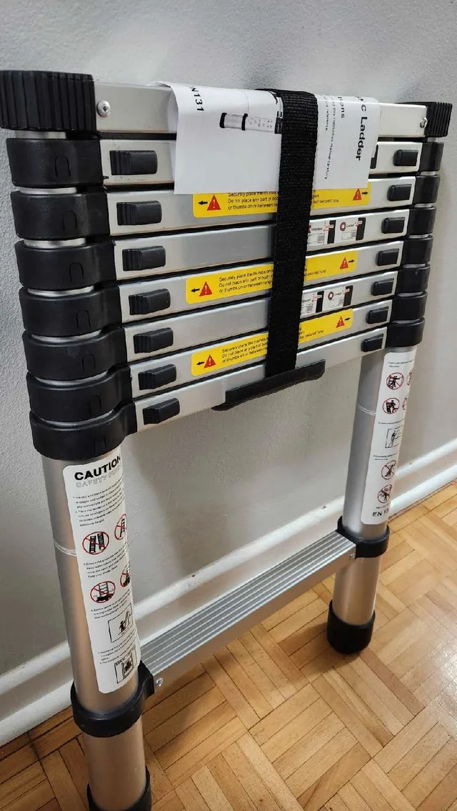 8.5ft Extendable Ladder *new image indicator(2)