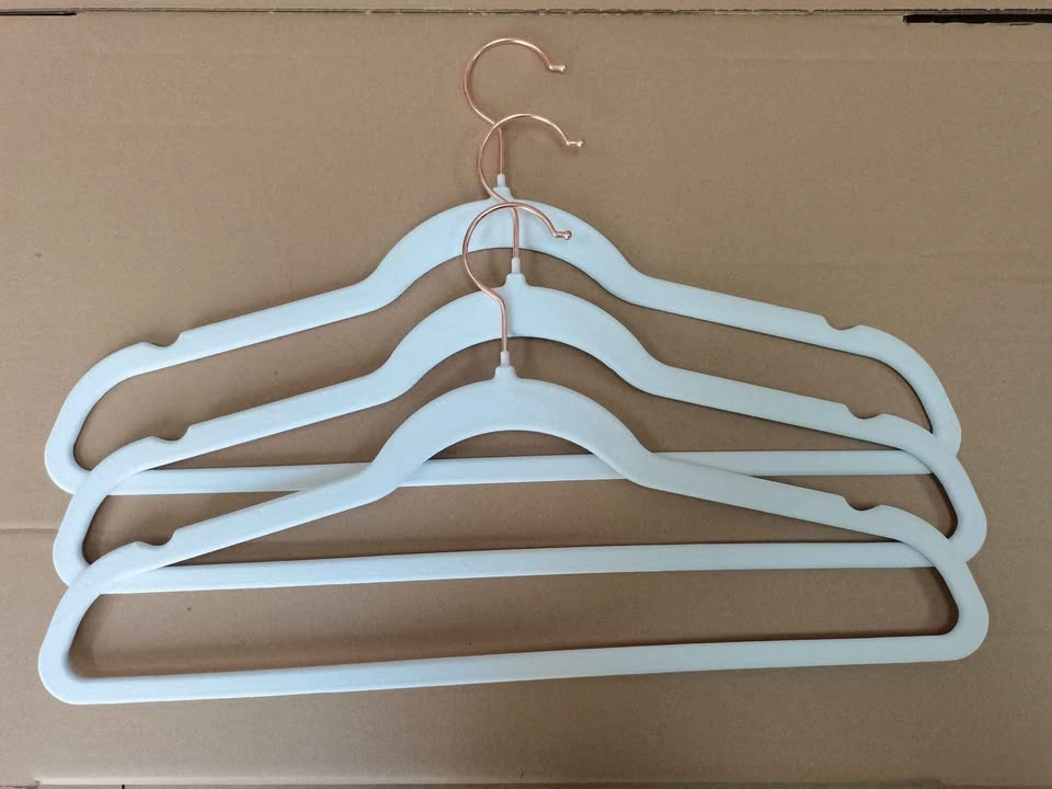 Brand New Luxury Velvet Hangers - photo 4