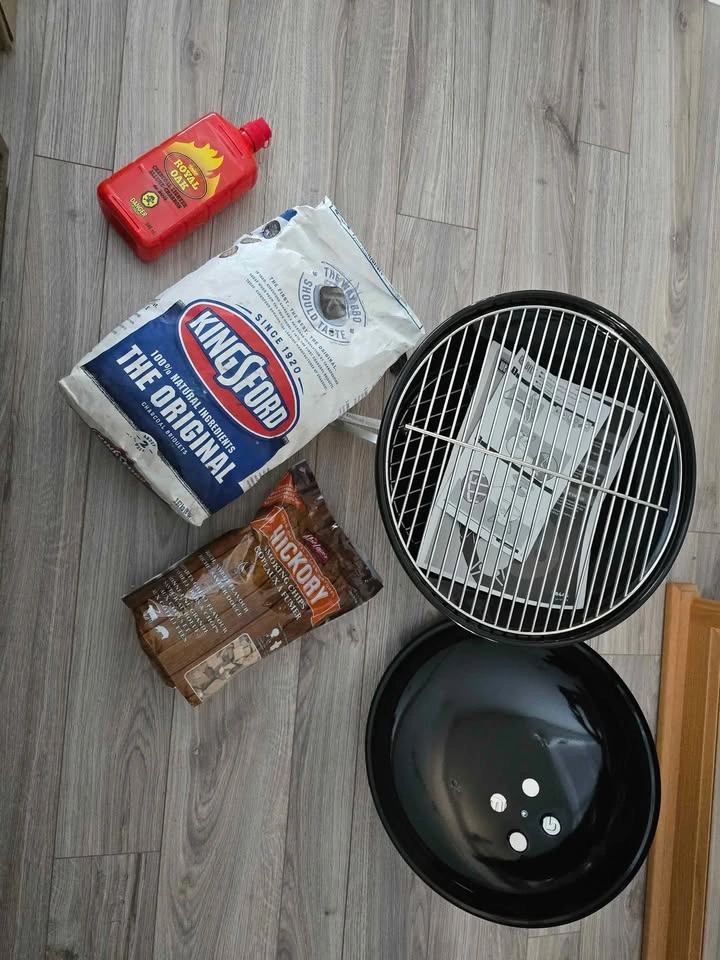 14 inch Charcoal grill from Weber with full set Brand New - photo 3