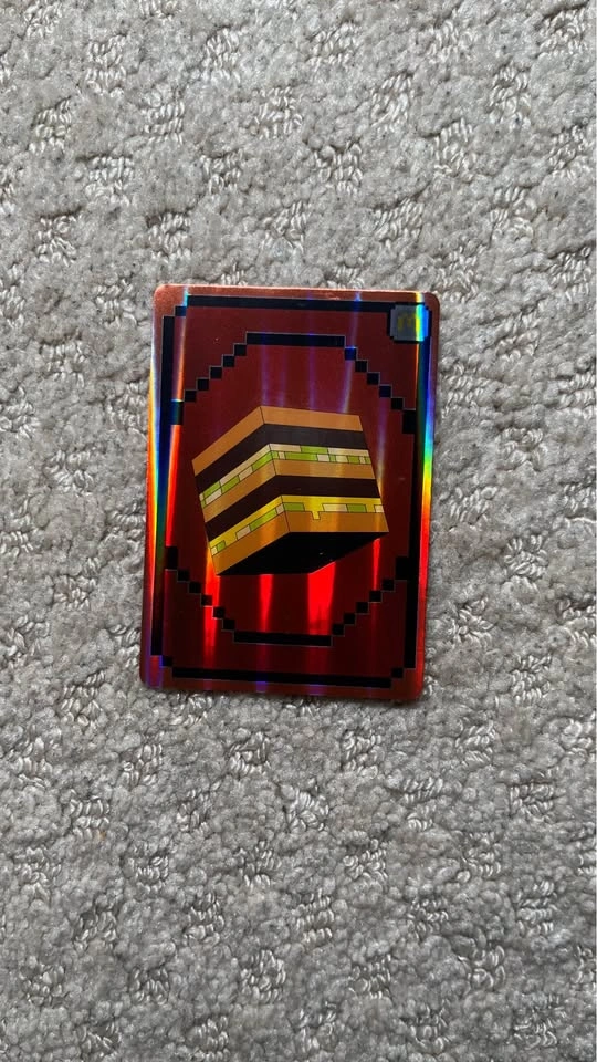 McDonald’s Minecraft Toy: Big Mac Crystal - photo 3