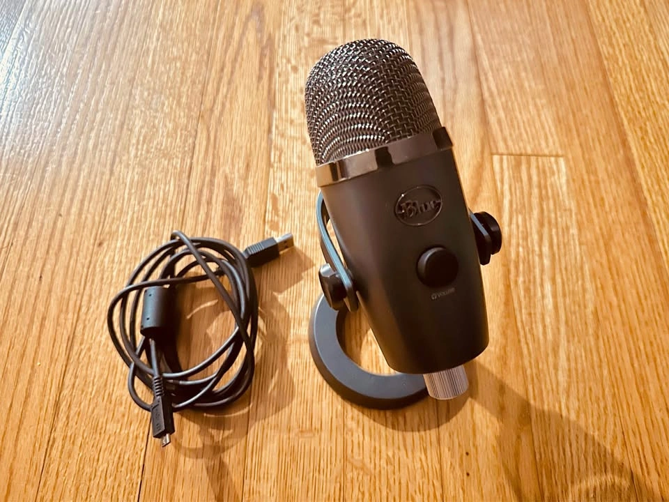Blue YETI Nano USB Microphone - EXCELLENT - photo 2