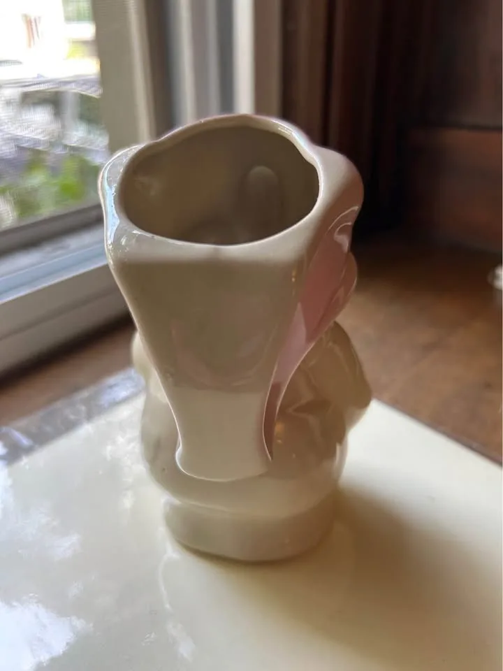 $4 Vintage elephant Disney Dumbo  Creamer 5" Vase Shawnee image indicator(3)
