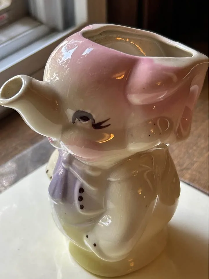 $4 Vintage elephant Disney Dumbo  Creamer 5" Vase Shawnee image indicator(6)