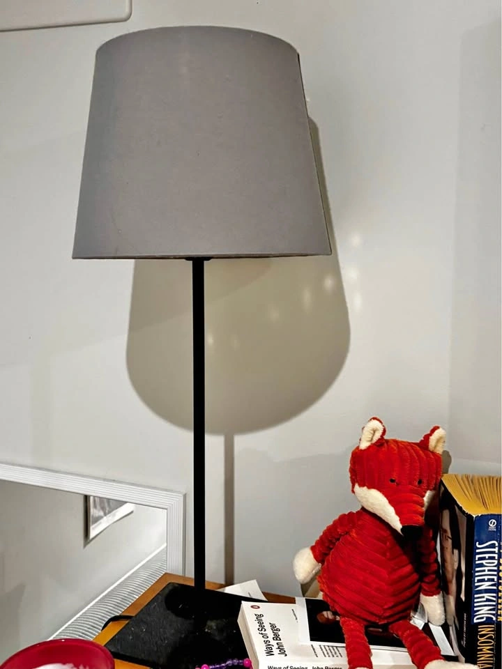 Table lamp with bulb and remote