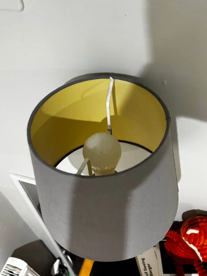 Table lamp with bulb and remote - photo 2