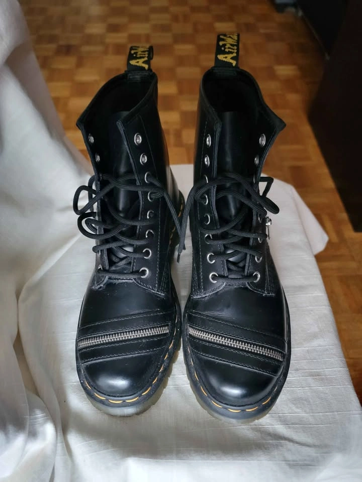 Dr Martens Platform Boots - Size W9 - photo 2