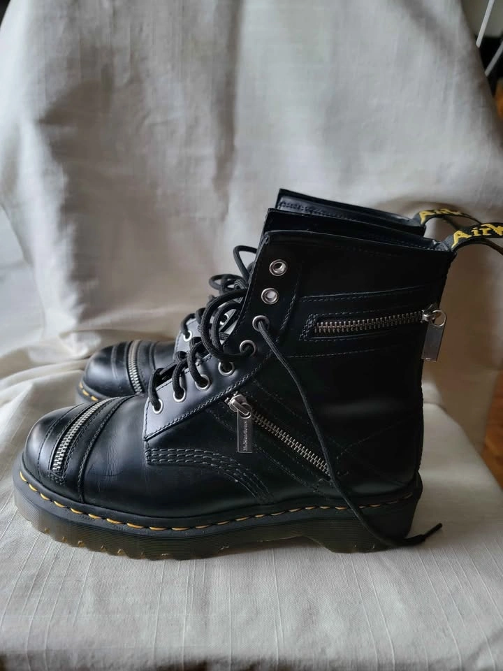 Dr Martens Platform Boots - Size W9 - photo 3