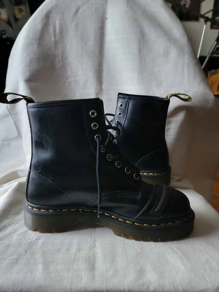 Dr Martens Platform Boots - Size W9 - photo 4