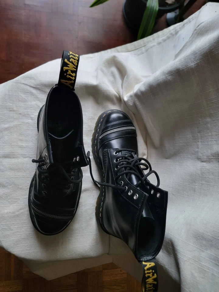 Dr Martens Platform Boots - Size W9 - photo 5