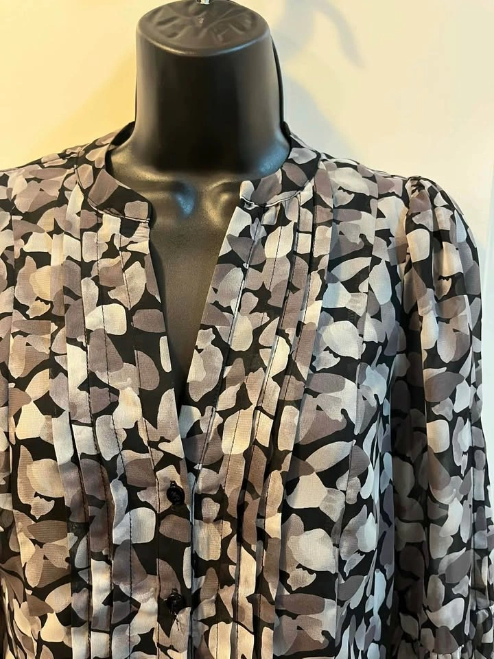 Suzy Shier Abstract Print Bell Sleeve Blouse Grey Black Size S - photo 5