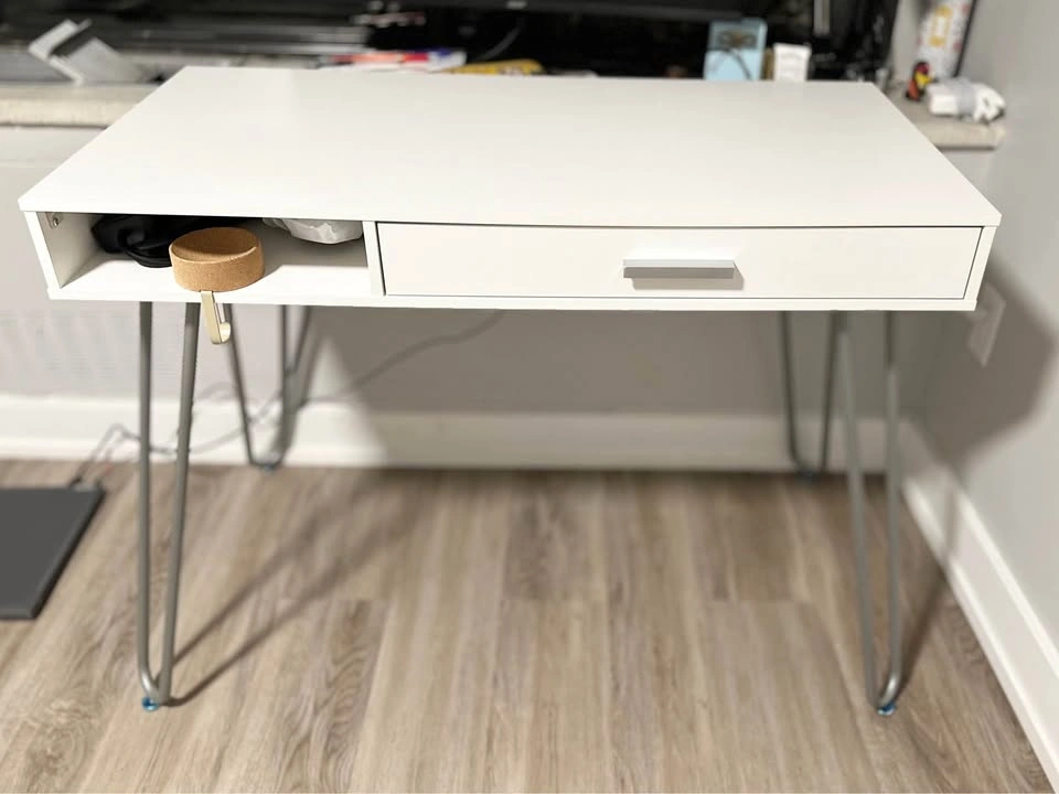 White Office Desk with Silver Legs - photo 2